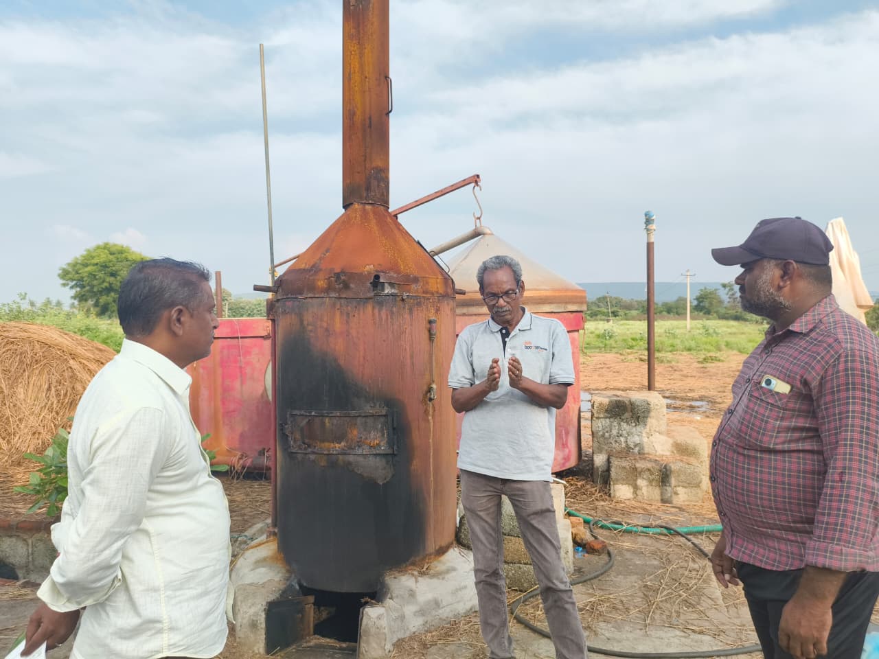 Mr. Devasagayam explaining a rural processing unit